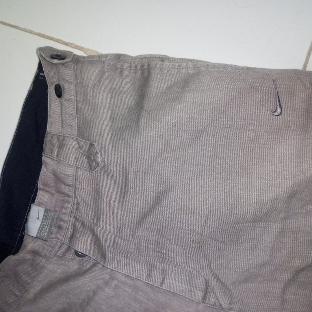 Nike Baggy Pants (Category: Jeans) located in Tagum. Submitted by nosfe (Listing ID 1348532133, Image 3). Description: w33 l38.5 h9.5.