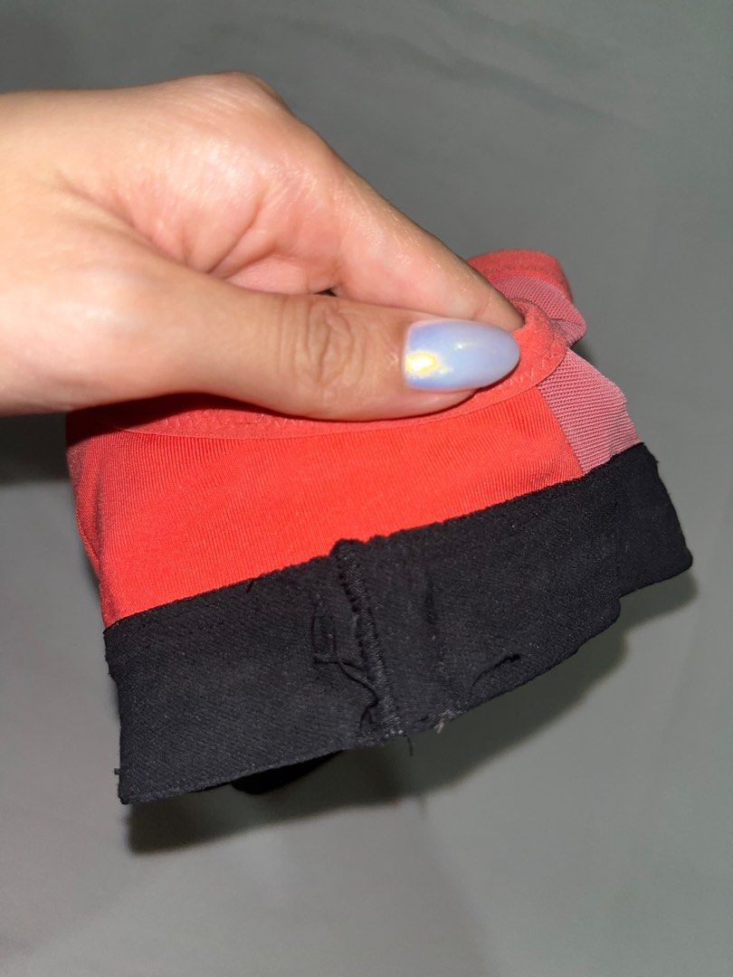 Nike Indy sports bra (Category: Activewear) located in Muntinlupa City. Submitted by lean.bean (Listing ID 1348591279, Image 3). Description: - size XS - used but still good condition - has some signs of wear on the band & leftover soap makers on the inside but can be washed off easily.