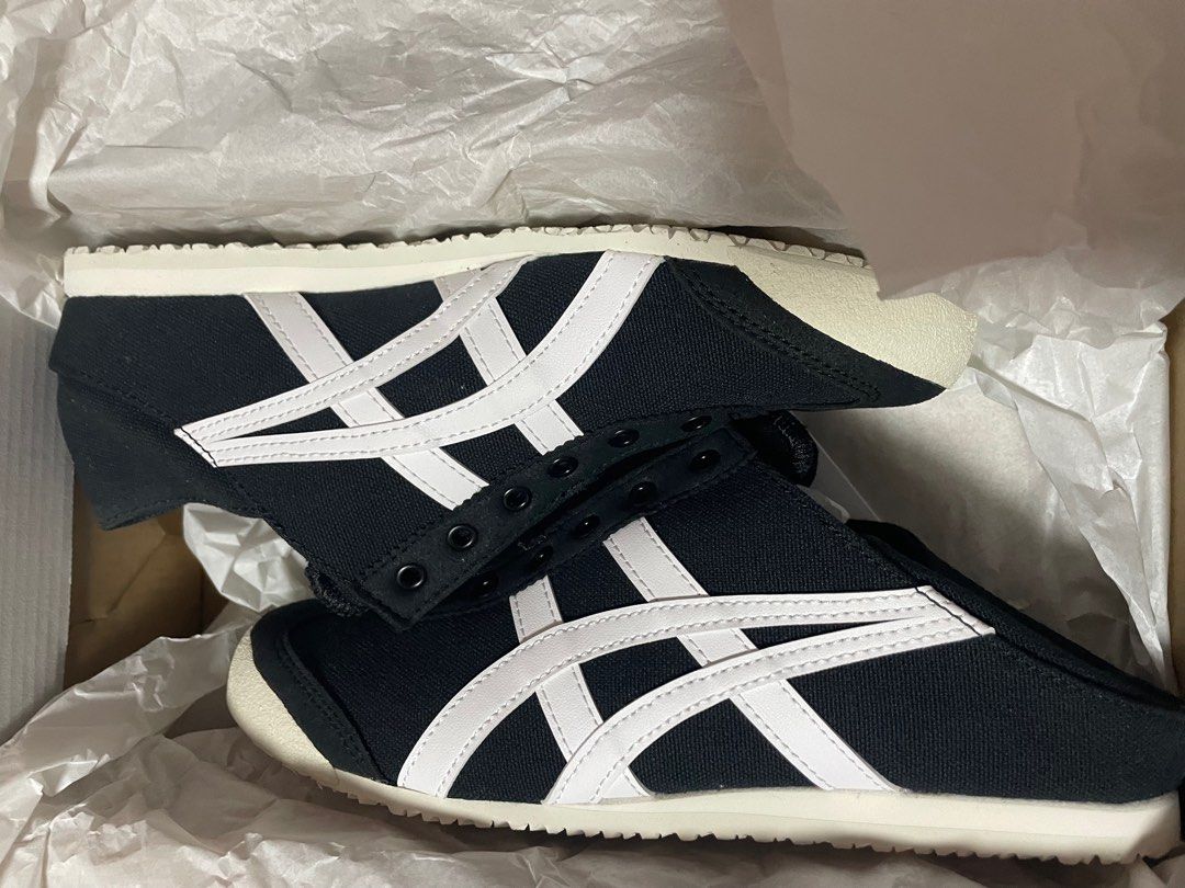 Onitsuka Tiger Mexico 66 Paraty (Category: Sneakers) located in Pasig City. Submitted by daph29 (Listing ID 1348558385, Image 1). Description: Onitsuka Tiger Mexico 66 Paraty black/white US unisex 5 1/2.