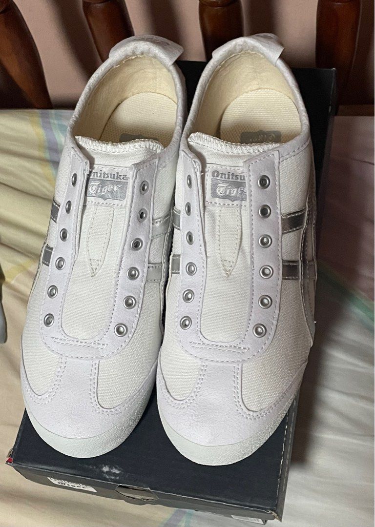Onitsuka Tiger Mexico Slip-on (Category: Sneakers) located in Pasig City. Submitted by daph29 (Listing ID 1348559997, Image 1). Description: Onitsuka Tiger Mexico Slip-on white/pure silver US 6 1/2.