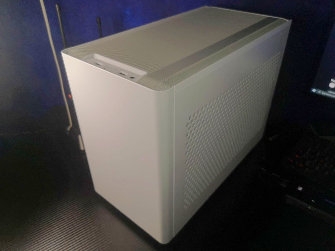 Gaming PC Case - Cooler Master NRP200 (with tempered glass) (Category: Desktops) located in Pasig City. Submitted by josefranco94626 (Listing ID 1348402342, Image 1). Description: Payment: Gcash Cooler Master NRP200 - P4500 Color: White Inclusions: Manual, Box full of Accessories, nylon cables, and Tempered glass RFS: Decluttering (Tambak lang sa bahay).