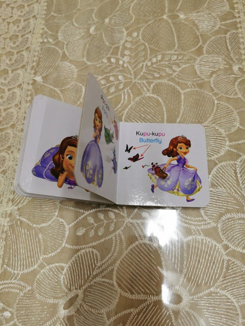 Princess Sofia Mini Book (Category: Children's Books) located in Johor Bahru. Submitted by raintique (Listing ID 1348586939, Image 2). Description: .