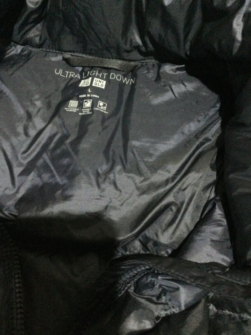 Puffer vests (Category: Vests) located in Pasay City. Submitted by bluerose19 (Listing ID 1348545210, Image 2). Description: Uniqlo Puffer vests Large Width 22 Length 28 Ultra light down Packable 2 side pocket with zipper 550 only Thank you .