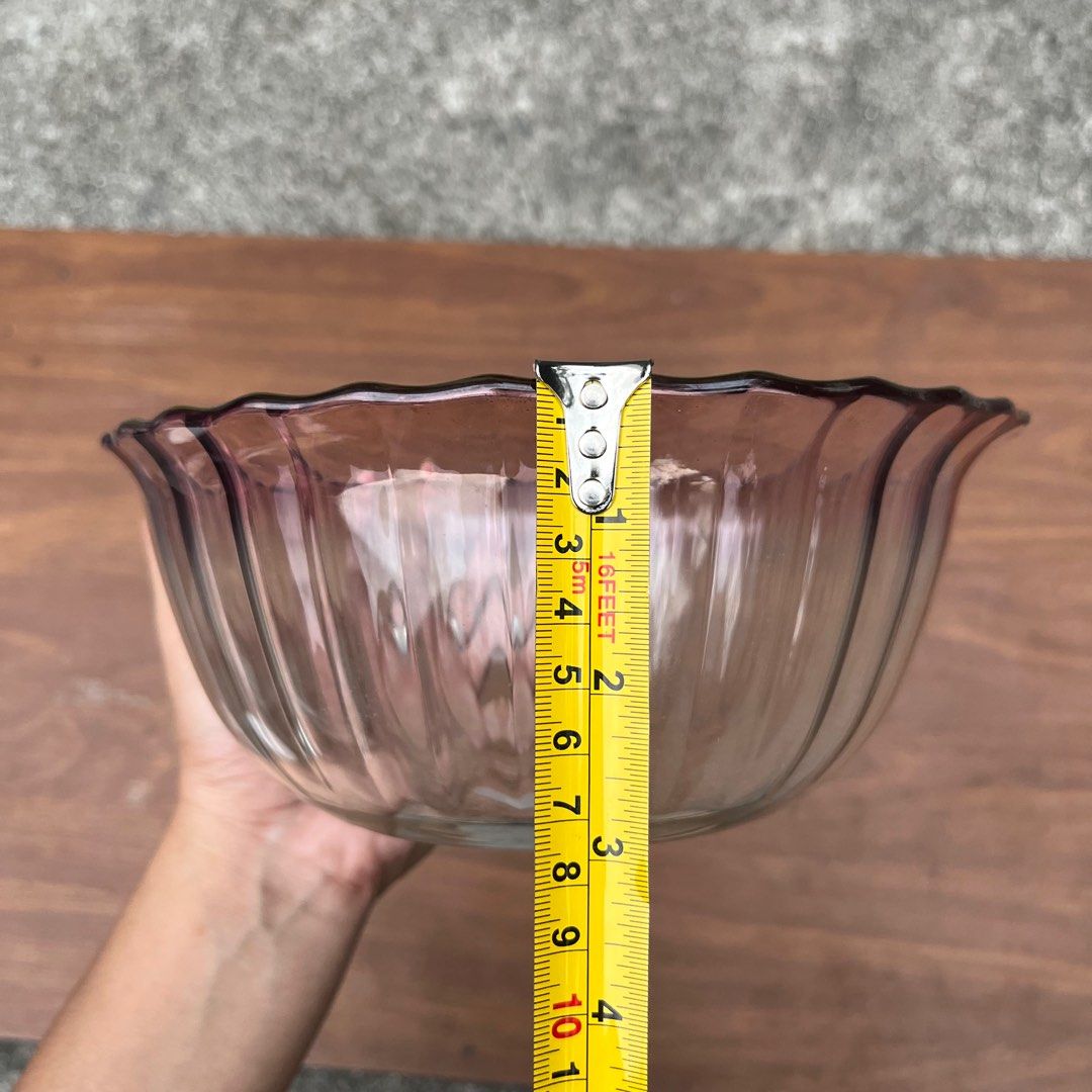 PYREX Ribbed Large Bowl (Category: Dinnerware & Cutlery) located in Quezon City. Submitted by jsurplusmnl (Listing ID 1348597175, Image 3). Description: PYREX Ribbed Large Bowl - ₱ 340 •No issue pm for more details and photos MOD: Lalamove or pickup MOP: COD or Gcash.