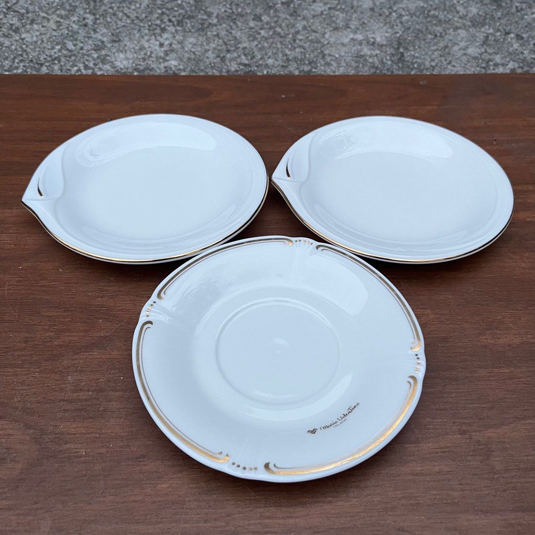 RICHFIELD & MARIO VALENTINO Dessert Plates ( 3 pcs. ) (Category: Dinnerware & Cutlery) located in Quezon City. Submitted by jsurplusmnl (Listing ID 1348601348, Image 1). Description: RICHFIELD & MARIO VALENTINO Dessert Plates ( 3 pcs. ) - ₱280 •No issue pm for more details and photos MOD: Lalamove or pickup MOP: COD or Gcash.