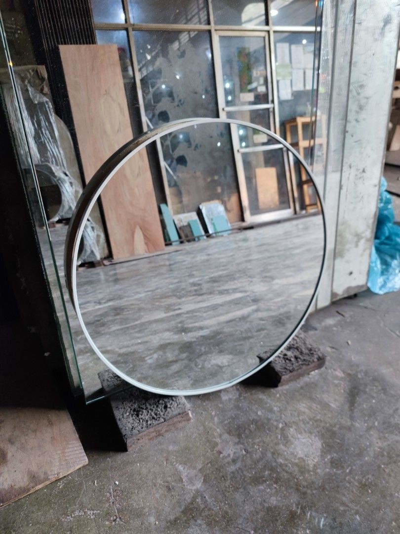 Round bathroom Mirror (Category: Mirrors) located in Malabon City. Submitted by mirrors.ph (Listing ID 1348508177, Image 2). Description: Round mirror with white aluminum frame and plywood backing using 6mm thick copper free mirror Size: 60cm diameter P1080 Add P100 if with back hook Customize sizes and shapes are welcome..