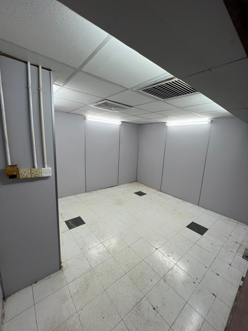 Shop for rent 188 shopping arcade  (fully renovated)62863194808194112