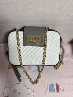 （分類：）位於 。 由 shaineeee025328 提交（商品編號 1348548860，圖片 1）。簡介： 。
