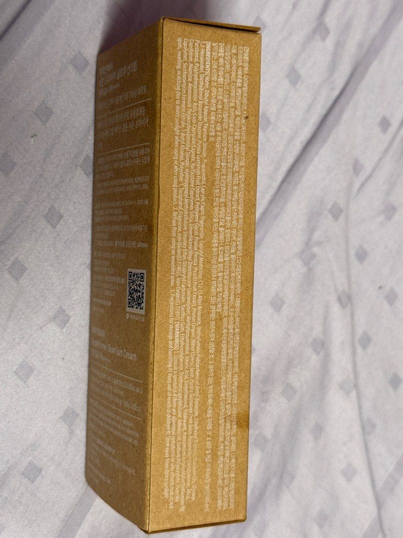 Sunscreen (Category: Face Care) located in Singapore. Submitted by peiqin2002 (Listing ID 1348623511, Image 3). Description: brand new brought from SASA .