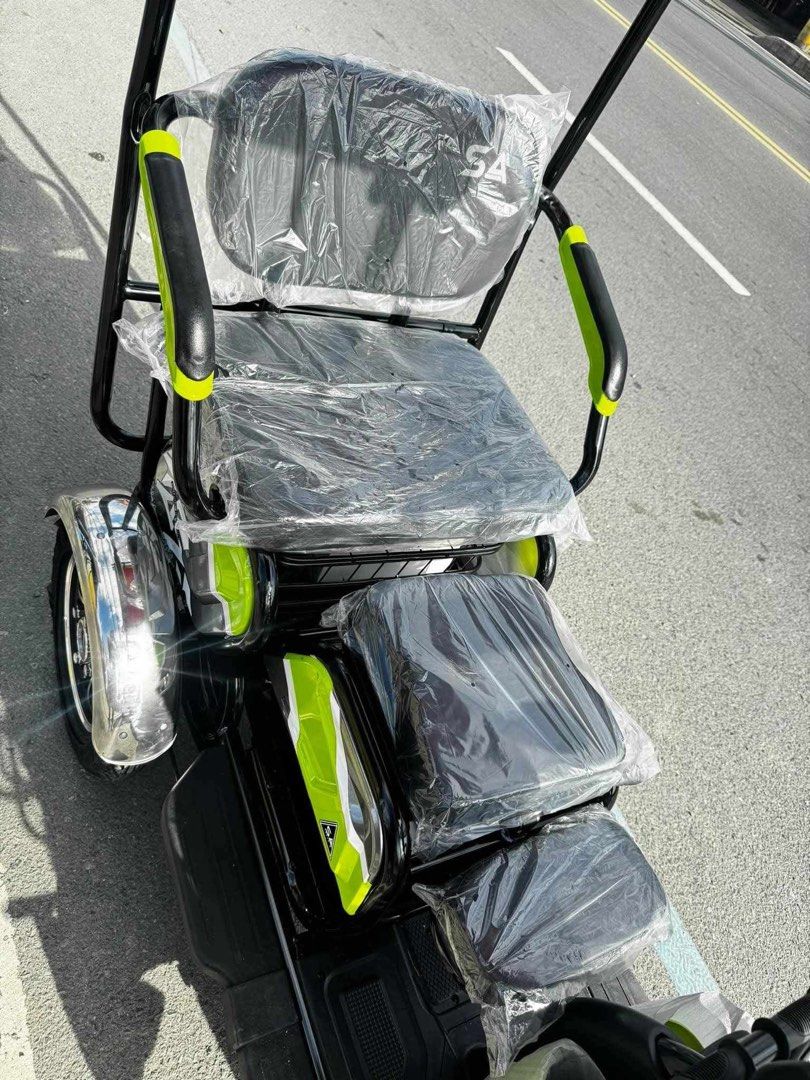 SUPER CODE 001A DISC BRAKE - 3 WHEELS E-TRIKE WITH ROOF & WINDSHIELD (Category: Bicycles) located in Marikina City. Submitted by keionlines85428 (Listing ID 1348537385, Image 2). Description: SUPER CODE 001A DISC BRAKE - 3 WHEELS E-TRIKE WITH ROOF & WINDSHIELD ‼️001A DISC BRAKE▪️₱29,000 📌Specs ✔️WITH AUTOMATIC WIPER ✔️WITH ROOF & WINDSHIELD ✔️WITH SIDEMIRROR ✔️DISC BRAKE FRONT ✔️3 SEATER WITH CHILD SEAT ✔️With alarm and keys ✔️48V 20ah ( ORIGINA