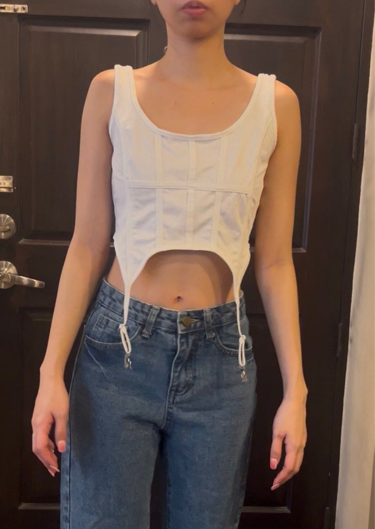 Tank Top Ala Dion Lee (Category: Others Tops) located in Manila. Submitted by bbstyle___ (Listing ID 1348547679, Image 1). Description: Dion Lee dupe lol.