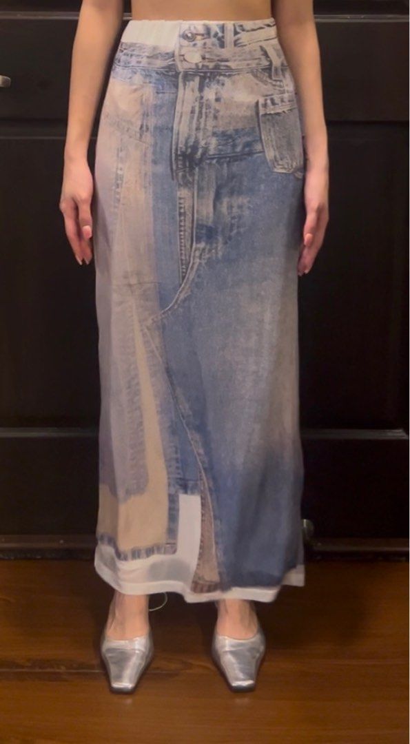 Topshop Denim Like Skirt (Category: Skirts) located in Manila. Submitted by bbstyle___ (Listing ID 1348546507, Image 2). Description: Pencil skirt Waist 23-24.