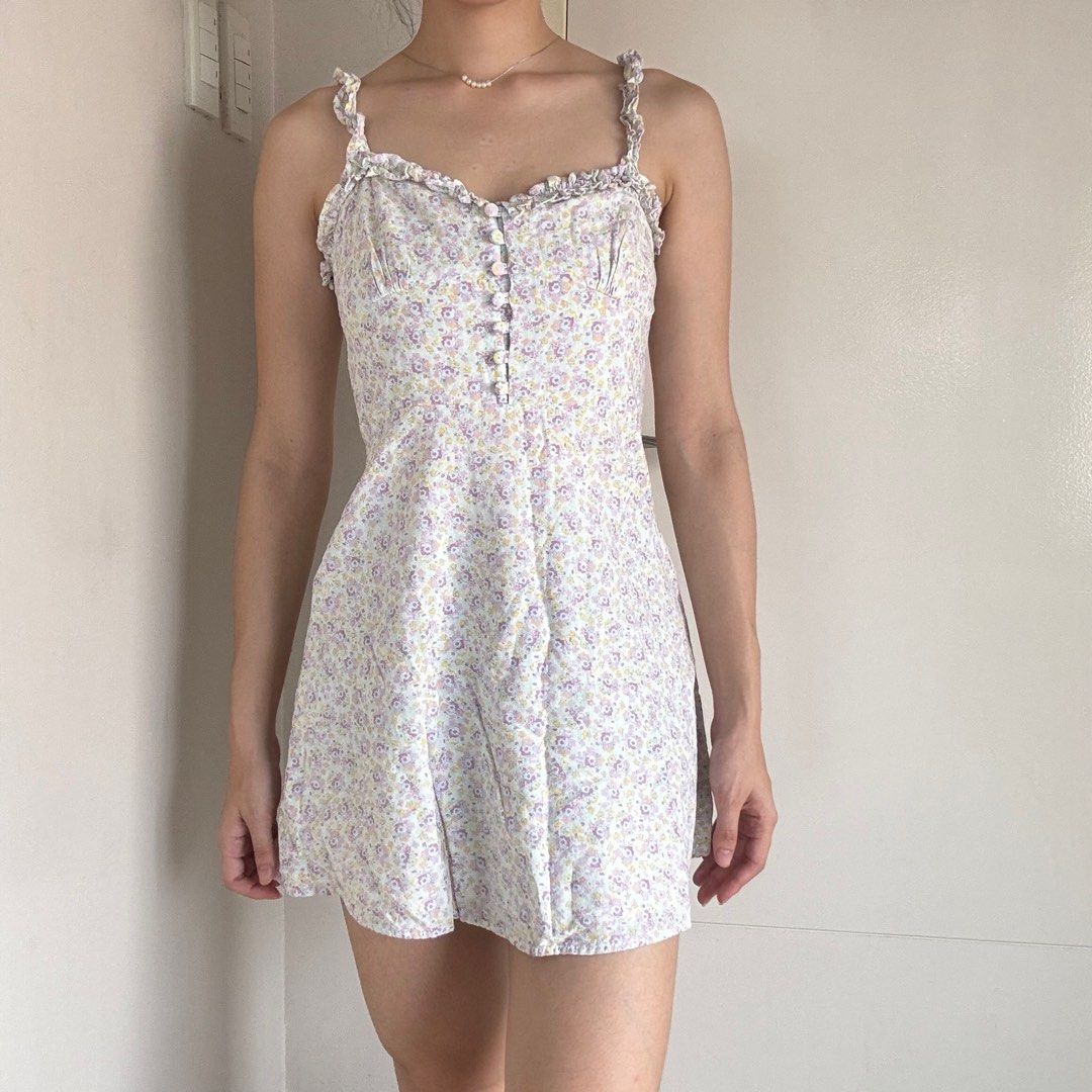 Zara Floral Dress (Category: Dresses) located in Quezon City. Submitted by luvluva (Listing ID 1348618458, Image 1). Description: used once.