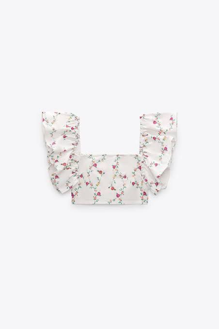 Zara white floral crop top (Category: Blouses) located in Paranaque City. Submitted by kimchichay (Listing ID 1348499656, Image 2). Description: So pretty in actual 🤍.