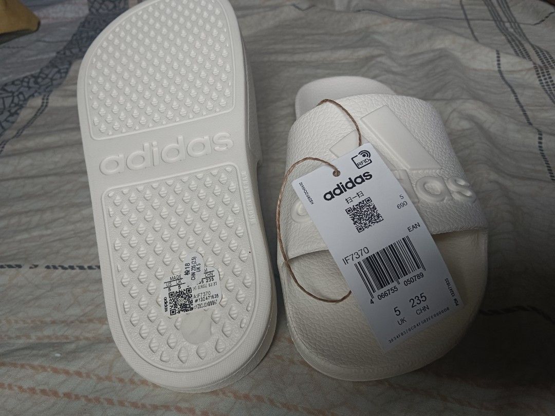 Adidas slippers (Category: Slippers & Slides) located in Caloocan City. Submitted by mariojr.ragma67837 (Listing ID 1348738596, Image 2). Description: Adidas original slippers.