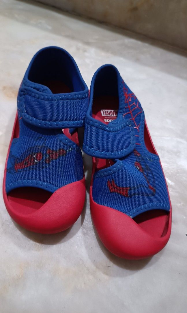 Adidas spiderman waterproof shoes (Category: Babies & Kids Fashion) located in Manila. Submitted by unboxing_addict (Listing ID 1348653792, Image 2). Description: adidas spiderman shoes waterproof US 9k size.