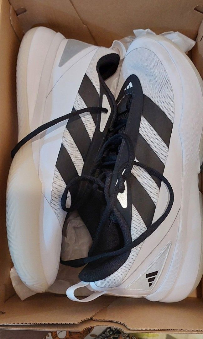 Adidas Subzone Basketball shoes (Category: Sneakers) located in Quezon City. Submitted by randomkyddo77 (Listing ID 1348811512, Image 1). Description: Adidas Subzone basketball shoes US9 male used once only bought for 3400 guaranteed authentic and original RFS: bought a better pair negotiable.