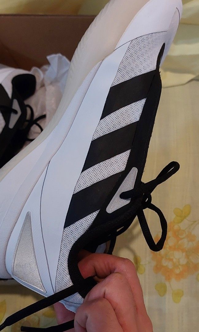 Adidas Subzone Basketball shoes (Category: Sneakers) located in Quezon City. Submitted by randomkyddo77 (Listing ID 1348811512, Image 3). Description: Adidas Subzone basketball shoes US9 male used once only bought for 3400 guaranteed authentic and original RFS: bought a better pair negotiable.