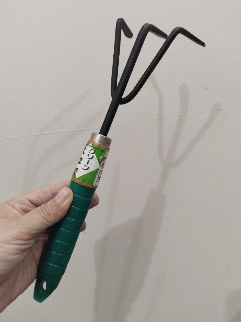 Affordable japan garden tools A😍👌 (Category: Gardening Tools & Ornaments) located in Malolos. Submitted by afford.japan (Listing ID 1348792444, Image 1). Description: Affordable japan garden tools 😍👌.