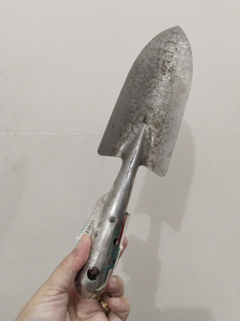 Affordable japan garden tools C😍👌 (Category: Gardening Tools & Ornaments) located in Malolos. Submitted by afford.japan (Listing ID 1348814566, Image 1). Description: Affordable japan garden tools C😍👌.