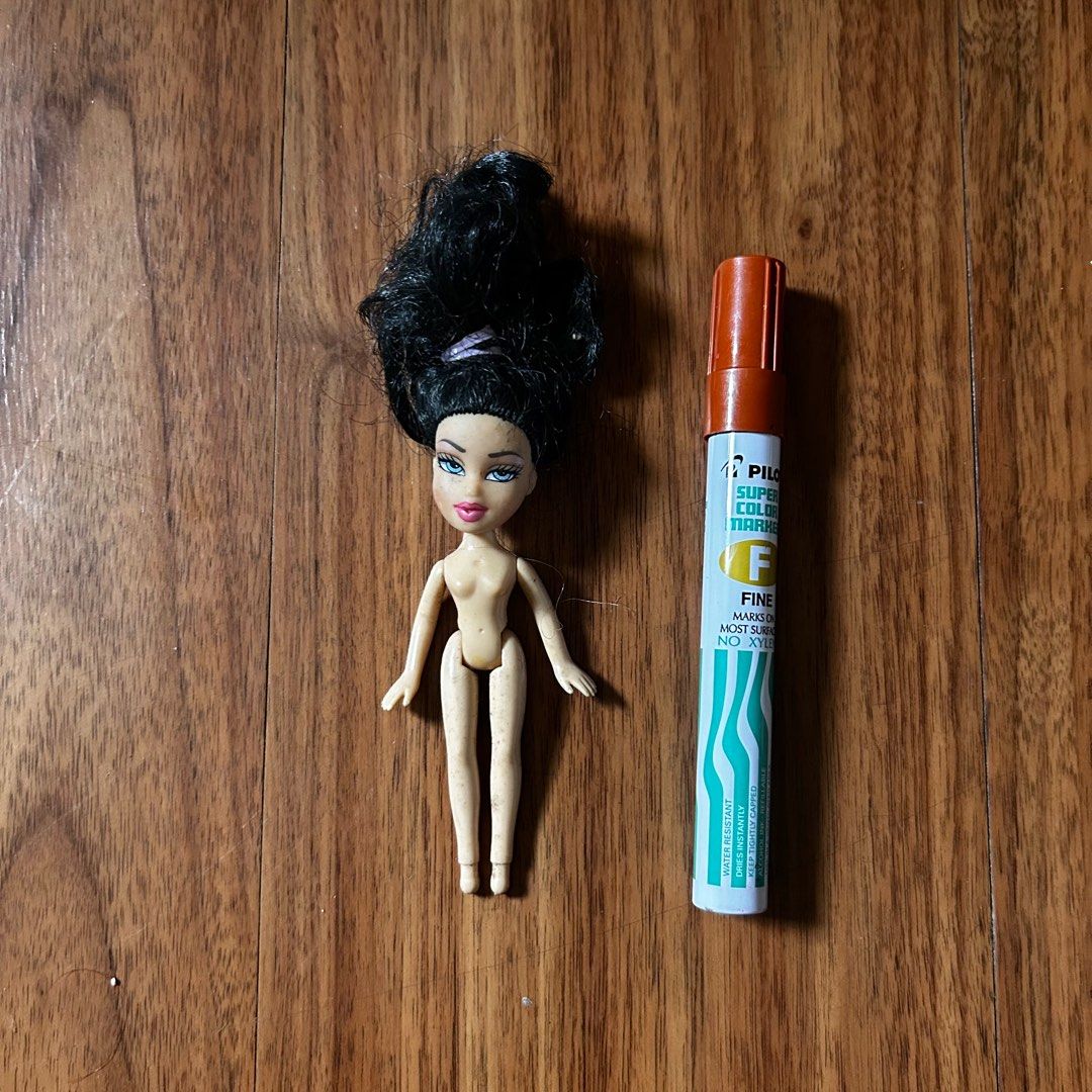 Authentic Mini Bratz Doll (negotiable) (Category: Kids Toys) located in Quezon City. Submitted by salekikisclothesforless (Listing ID 1348648344, Image 1). Description: - authentic - no feet doe - i wanna keep her but it's time to let go :( - can sell for ₱350 if buying another doll rfs: decluttering.