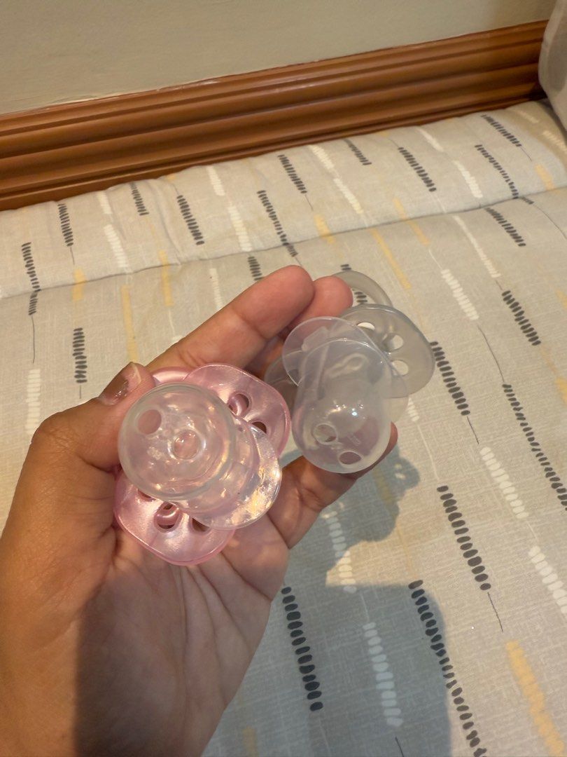 Baby Eating and Pacifier (Category: Weaning & Toddler Feeding) located in Santa Teresita. Submitted by iksluxuries2 (Listing ID 1348770243, Image 3). Description: Pacifier is washed but unused (brand Dr Brown) Eating necessities(tiny twinkle brand) Take all for 350 only Ship via j&t.