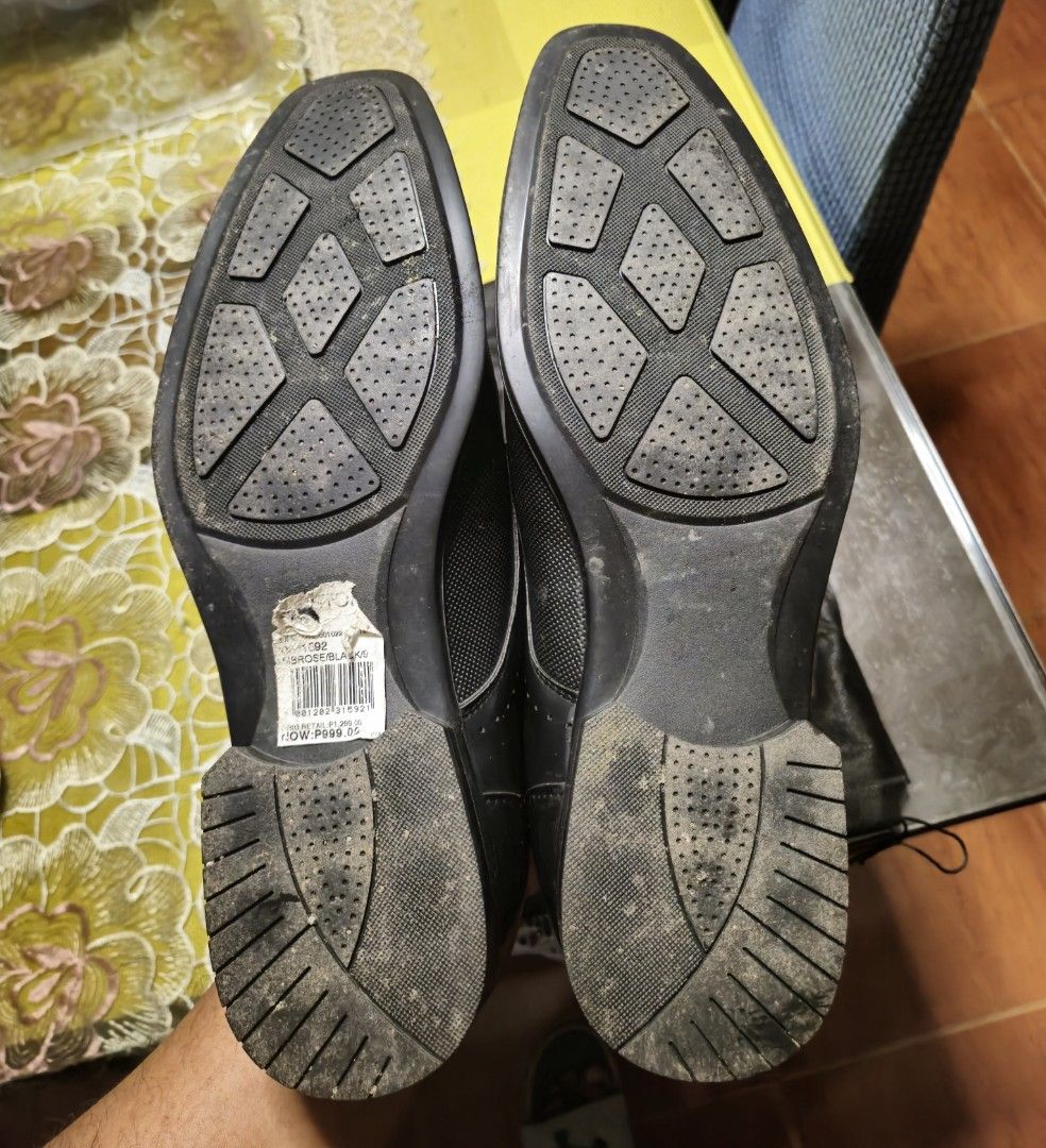 Salvatore Mann Black Shoes size 9 (Category: Casual Shoes) located in Quezon City. Submitted by vincentloresto (Listing ID 1348663668, Image 2). Description: Salvatore Mann Ambrose Black Shoes US Size 9 (fits to Size 10) Selling for P600.00 RFS: used once sa kasal Can do meet ups around Fairview (SM Fairview and nearby) and Novaliches Bayan.