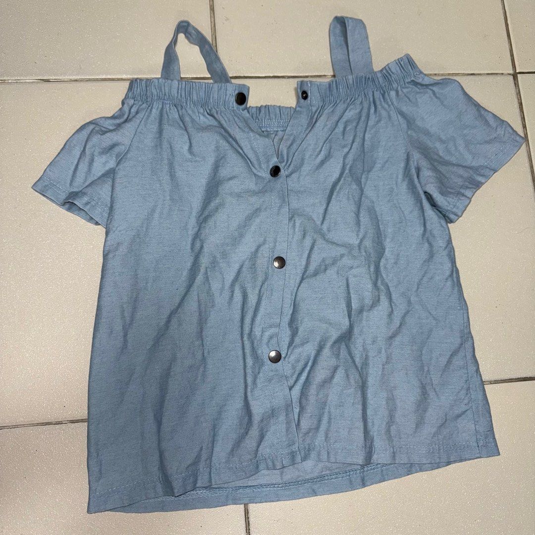 Blue Off shoulder Blouse MEDIUM (Category: Blouses) located in Manila. Submitted by eancc (Listing ID 1348678269, Image 1). Description: No damages RFS: Decluttering MOP: Gcash BDO BPI.