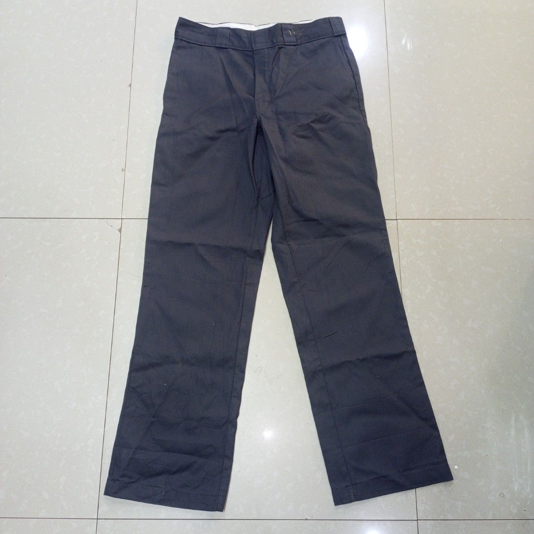Dickies Baggy Pants (Category: Trousers) located in Tagum. Submitted by nosfe (Listing ID 1348648227, Image 1). Description: w31 l41 h9.
