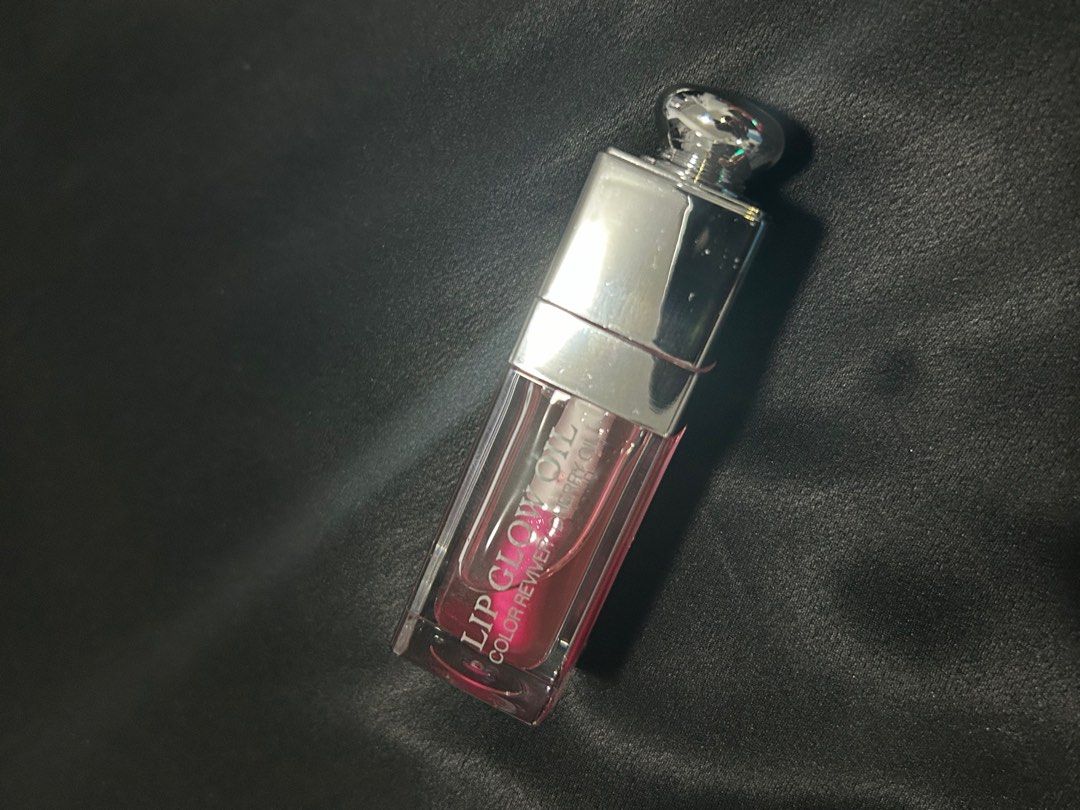 Dior Lip Oil (Category: Makeup) located in Mandaluyong City. Submitted by quainvanity (Listing ID 1348735156, Image 1). Description: .