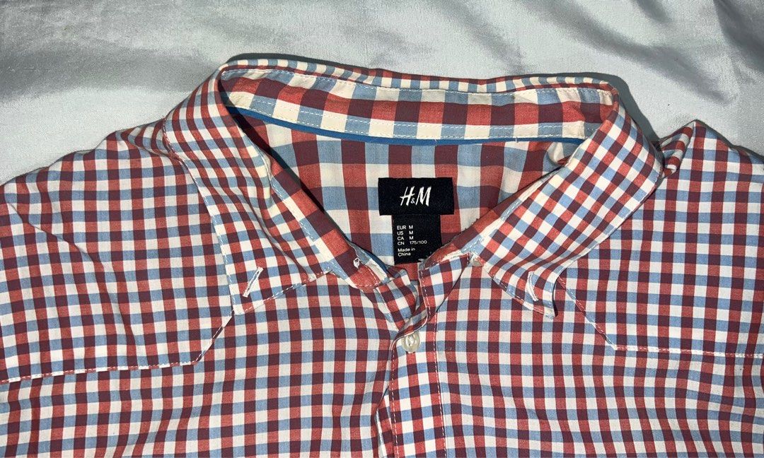 H&M checkered longsleeve (Category: Longsleeves) located in Iloilo. Submitted by lanieeeeeee (Listing ID 1348631664, Image 1). Description: Size Medium H&M longsleeves.