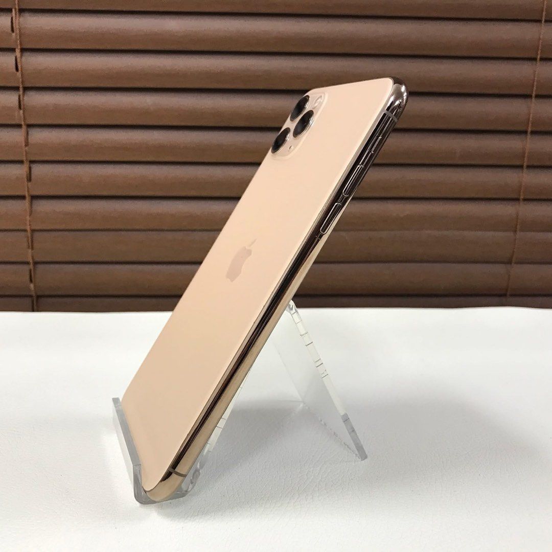 iPhone 11 Promax 256gb (Category: iPhone 11 Series) located in Manila. Submitted by TekiCashGadgetsph (Listing ID 1348730663, Image 2). Description: (FU) Open-line, any sim working (worldwide) - Guaranteed original iPhone not fake/copy accessories with box Secondhand Good as new not abused! Presentable •Original Lcd • no issue hidden issues • clean apple id / iCloud id • Good batthealth • Good cam front/back • Good Performance • Working face id •