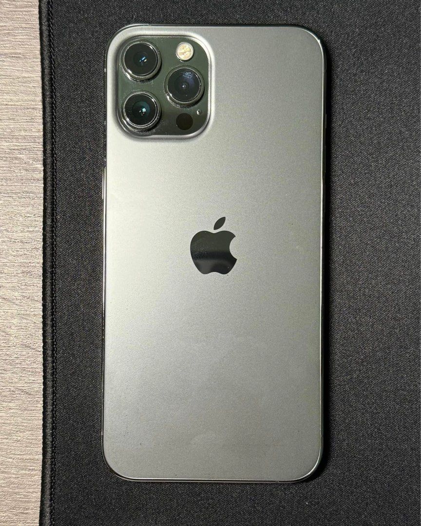iPhone 12 Pro Max Graphite Black 256Gb (Category: iPhone 12 Series) located in Quezon City. Submitted by d3clutterw0rld (Listing ID 1348773639, Image 2). Description: Price Markdown! ▫️iPhone 12 Pro Max, 256GB, Graphite ▫️Unit is ~ 90% smooth, ▫️78% Battery Health – lasts 1.5 days with heavy use ▫️No issues with any function ▫️UNIT and BOX, cable accessory. ▫️PHP 28,500 php, negotiable ▫️RFS: extra phone Location: Cainta, Rizal. MOP: Gcash/Maya/b