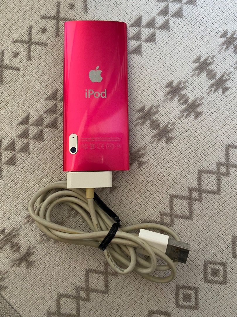iPod - pink439397731125186561