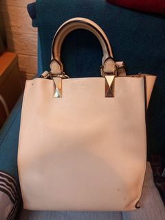 （分類：）位於 。 由 chezmoiym 提交（商品編號 1348805592，圖片 1）。簡介： 。