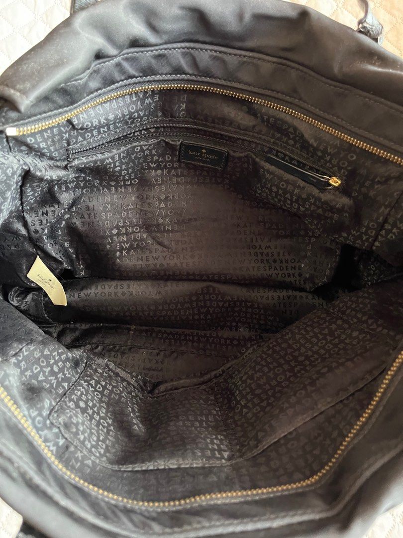 Kate Spade Bag (Category: Luxury Bags & Wallets) located in Makati City. Submitted by prelovedbydenn (Listing ID 1348659823, Image 3). Description: Authentic Kate Spade bag Bought from outlet Issues: shoulder strap leather.