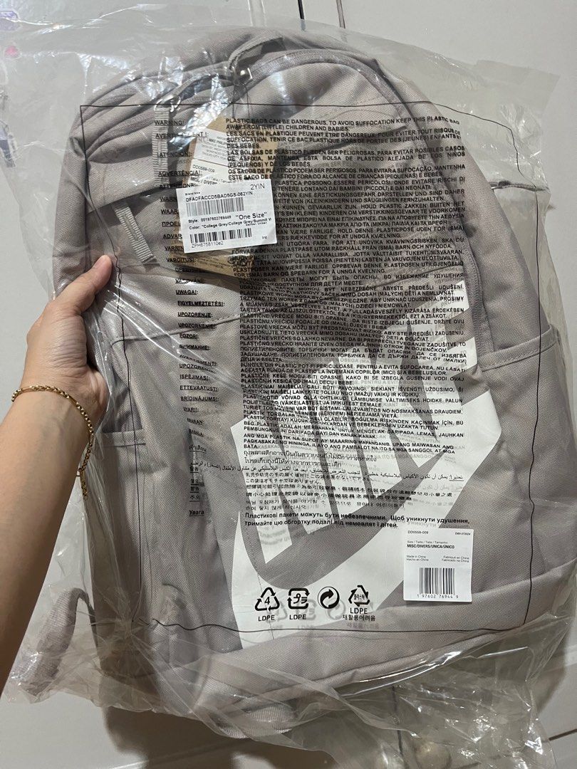 Nike Elemental Backpack (21L) (Category: Backpacks) located in Manila. Submitted by acbdacbd (Listing ID 1348704260, Image 2). Description: price still negotiable.