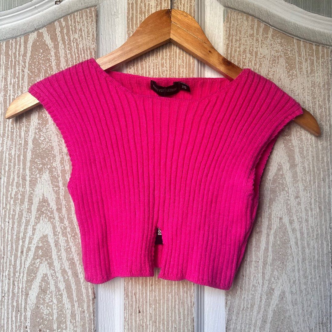 Prettylittlething Pink Rib knit top (Category: Sleeveless) located in Quezon City. Submitted by art3m1ss (Listing ID 1348707775, Image 2). Description: XS-M No when worn J&T or lalamove.