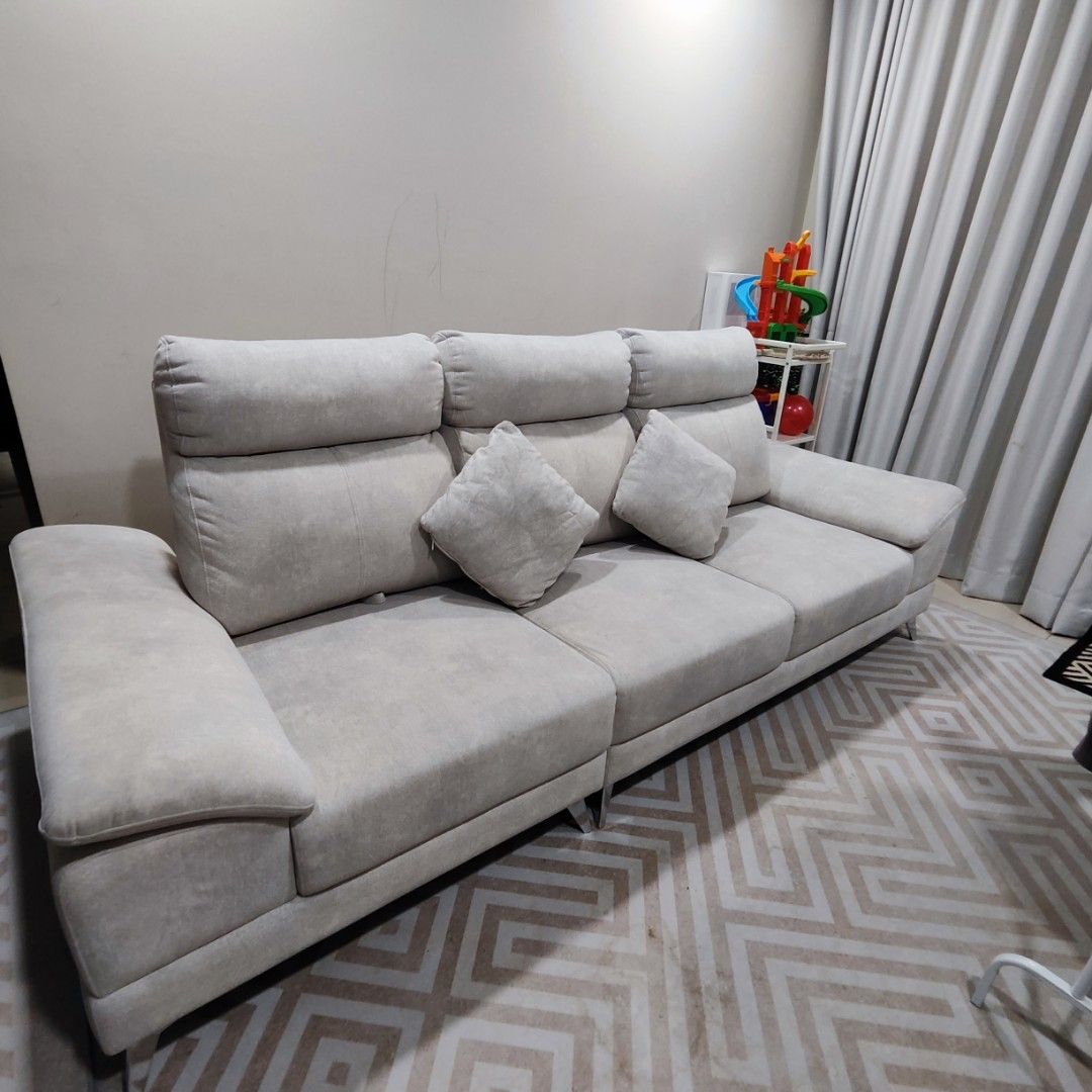 Push back sofa (Category: Sofas) located in Kuala Lumpur. Submitted by nam92 (Listing ID 1348672514, Image 2). Description: 8 feets sofa Custom made design (more than RM3,999) waterproof fabric stratch free fabric can be as sofa bed free 2 pillows really comfort like single bed trust me! self pickup at Wangsa Melawati.