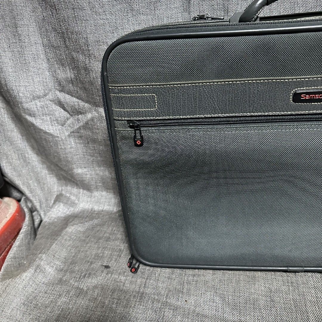 Samsonite luggage bag (Category: Luxury Bags & Wallets) located in Manila. Submitted by greyinfash06839 (Listing ID 1348786831, Image 3). Description: 🤍Price: 7,900 pesos only 🤍Item: Samsonite luggage bag 🤍Brand: Samsonite 🤍Matirial: Nylon 🤍Quality: Original 🤍color: Gray 🤍Size: XL 🤍Dimension. H: 13 L: 19 W: 6 🤍Sex: For Men 🤍Issue: Sign of use 🤍Condition Rate: 9/10 🤍Other info:.