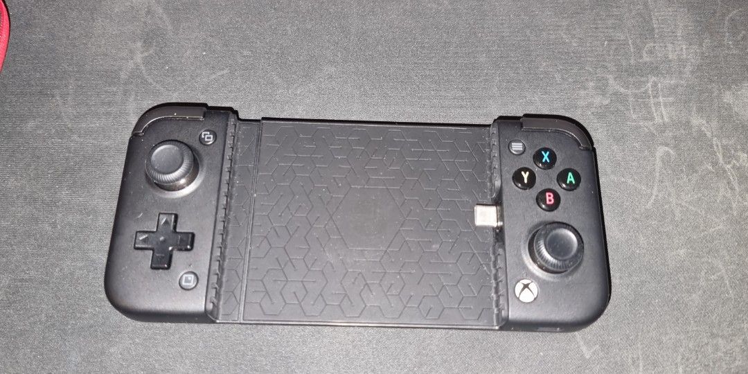 *SLIGHTLY NEGOTIABLE* Gamesir X2 Pro (Category: Controllers) located in San Juan City. Submitted by tkramen2112 (Listing ID 1348790967, Image 2). Description: USB-C Version Bought from DataBlitz (2023) Original Receipt included Almost New Condition Used only a few times Carry case and box included RFS: Need Funds Delivery thru Lalamove Shipping fee c/o buyer Payment thru Gcash pay.