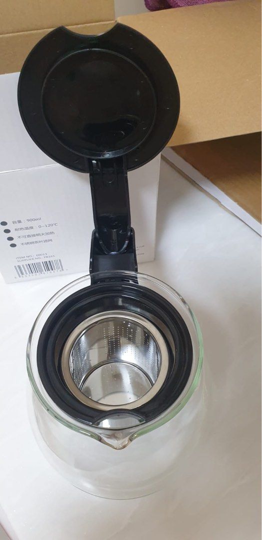 Teapot (Category: Coffee & Tea Tableware) located in Singapore. Submitted by goldenmoon_bed532 (Listing ID 1348754759, Image 3). Description: .