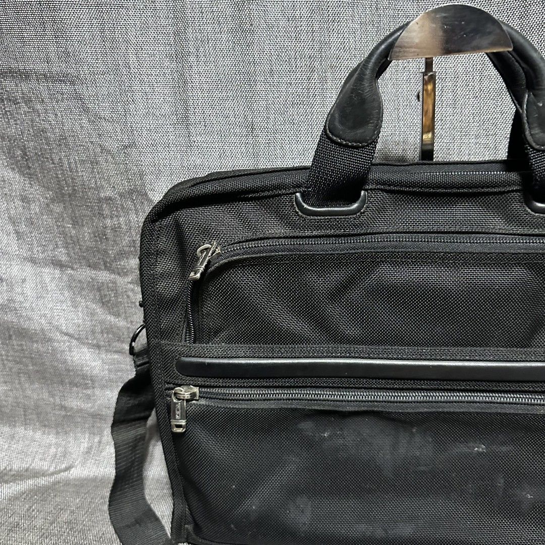 Tumi document bag (Category: Luxury Bags & Wallets) located in Manila. Submitted by greyinfash06839 (Listing ID 1348787224, Image 2). Description: 🤍Price: 9,800 pesos only 🤍Item: Tumi document bag 🤍Brand: Tumi 🤍Matirial: Nylon 🤍Quality: Original 🤍color: Black 🤍Size: Large 🤍Dimension. H: 12 L: 17 W: 4 🤍Sex: For Men 🤍Issue: Sign of use 🤍Condition Rate: 8/10 🤍Other info:.
