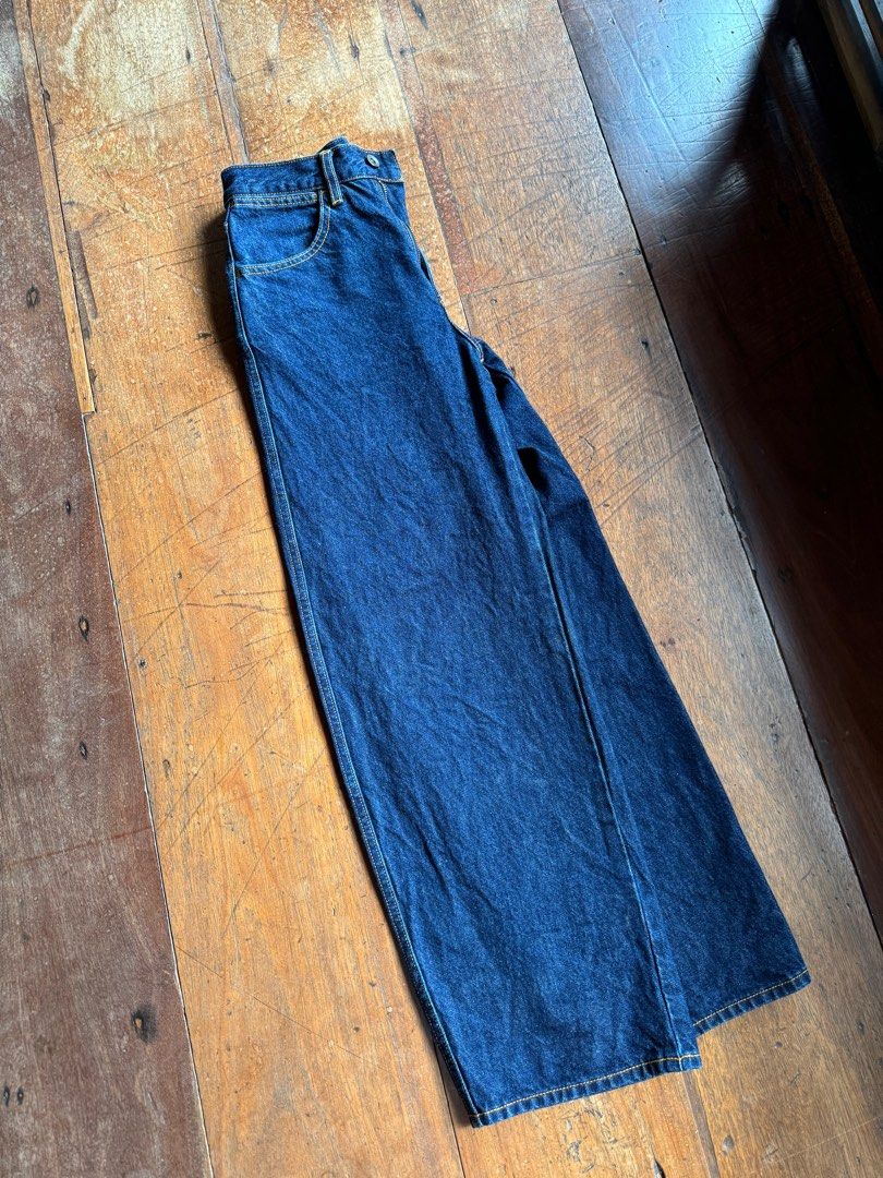 Uniqlo U Wide Jeans Navy (Category: Jeans) located in Muntinlupa City. Submitted by prebyiz (Listing ID 1348660408, Image 3). Description: Rfs: doesn’t fit. Actual color is the first pic. The color is a dark navy but I also have a denim color available on my listings. helping tags: araw the line, wear anika, love bonito, cariño the brand, calle lily, la oceann, renegade folk, zara, mango, uniqlo .