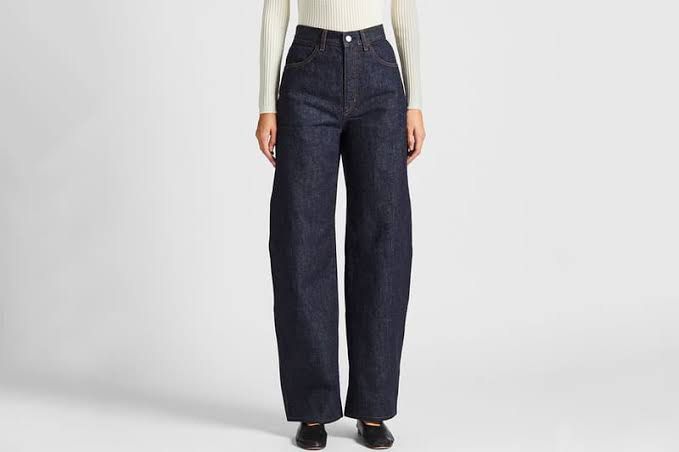 Uniqlo U Wide Jeans Navy (Category: Jeans) located in Muntinlupa City. Submitted by prebyiz (Listing ID 1348660408, Image 1). Description: Rfs: doesn’t fit. Actual color is the first pic. The color is a dark navy but I also have a denim color available on my listings. helping tags: araw the line, wear anika, love bonito, cariño the brand, calle lily, la oceann, renegade folk, zara, mango, uniqlo .