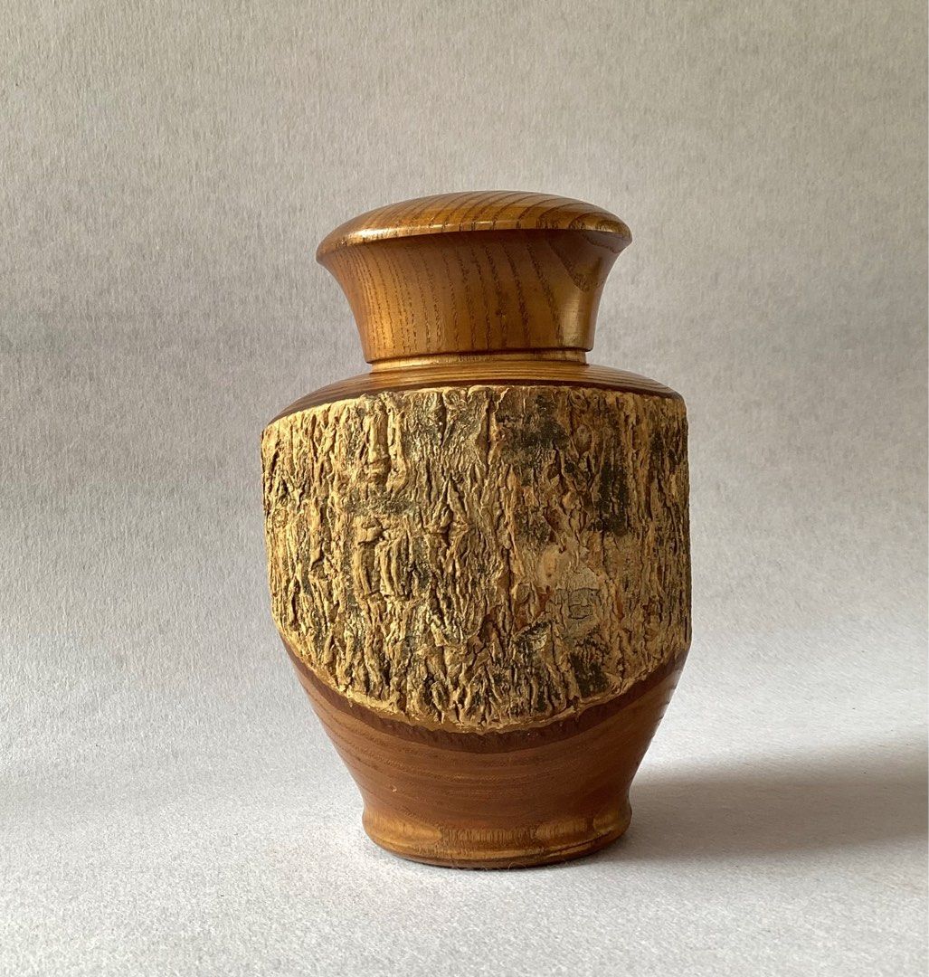 Wooden Tea Canister (Category: Coffee & Tea Tableware) located in Davao. Submitted by atbpshop192593 (Listing ID 1348778601, Image 1). Description: Php550 Wooden Tea Canister H: 6.9 inches L: 4.8 inches Opening: 2.5 inches *pre-owned *scratches/sign of use Please examine photos before purchase First to pay .