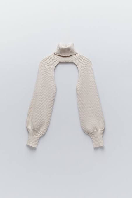 Zara arm warmer sweater (Category: Coats, Jackets and Outerwear) located in Quezon City. Submitted by eiagarxia (Listing ID 1348814119, Image 1). Description: .