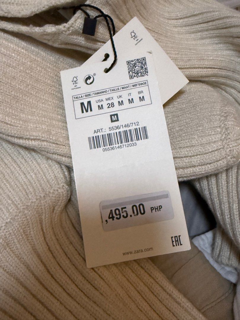 Zara arm warmer sweater (Category: Coats, Jackets and Outerwear) located in Quezon City. Submitted by eiagarxia (Listing ID 1348814119, Image 2). Description: .
