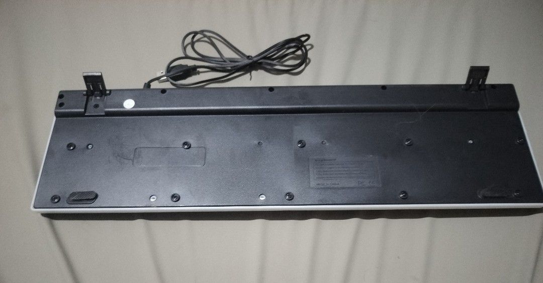Zeus K001 Gaming keyboard with mechanical lights (Category: Computer Keyboard) located in Manila. Submitted by adydely (Listing ID 1348815831, Image 3). Description: Read this first before asking any questions - no warranty, no return/refund - rarely used keyboard, stocked for a while. expect some dust but all functions are functioning properly. - with issue, check the picture above. small dent on the wire. expect dust since this has been in a ca