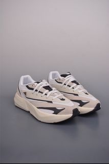 (Category: ) located in . Submitted by outlet.sneaker.shop (Listing ID 1348824172, Image 1). Description: .